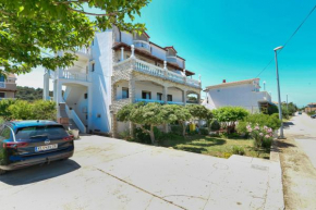 Apartments and rooms by the sea Tkon, Pasman - 336